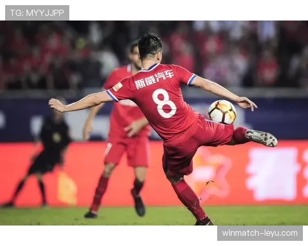 诺丁汉主场边路进攻火力全开，强势表现引关注